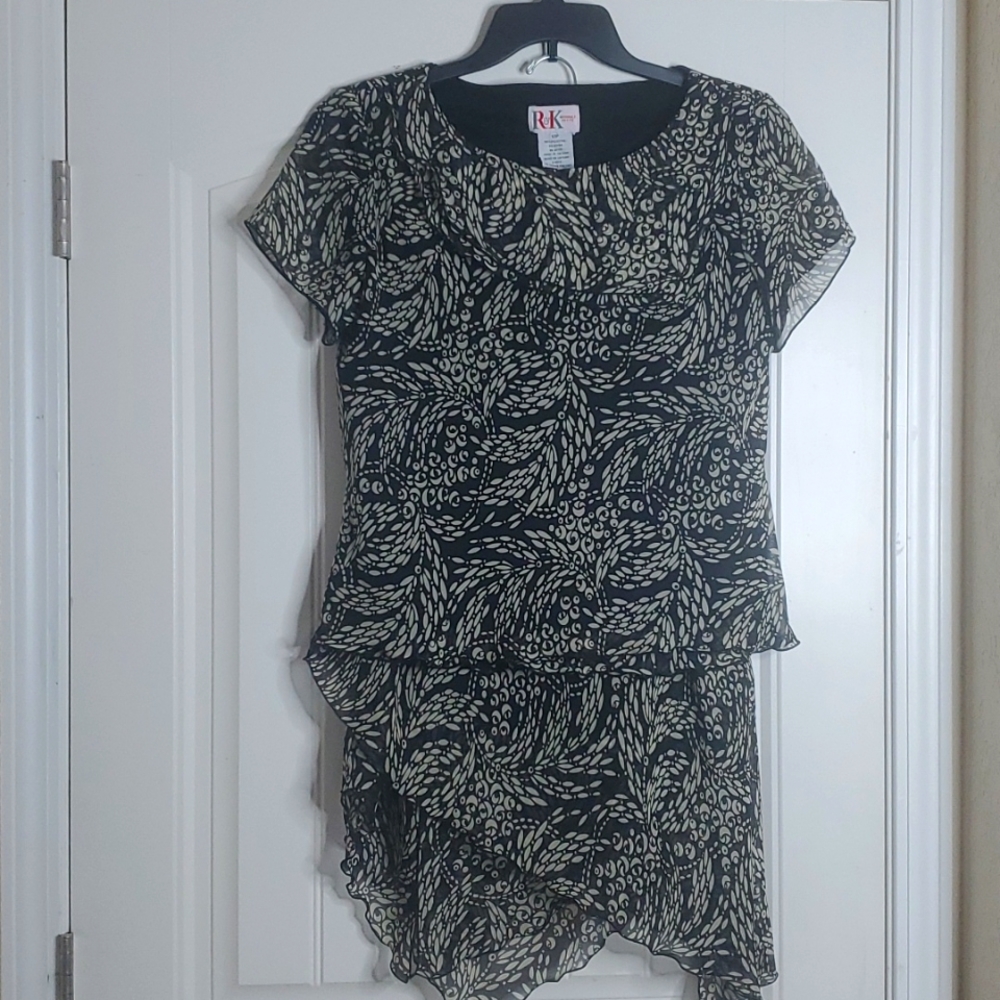 R & K ORIGINALS PETITE BLOUSE AND SKIRT